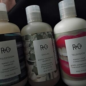 R+Co Dallas Biotin Thickening Shampoo - White and Gray Accents